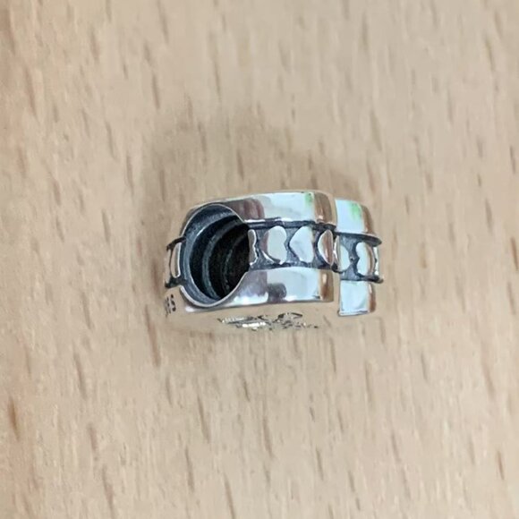 Pandora Soccer Mom Exclusive Travel Heart Charm Pendant, S925 Silver Bracelets - Picture 4 of 4